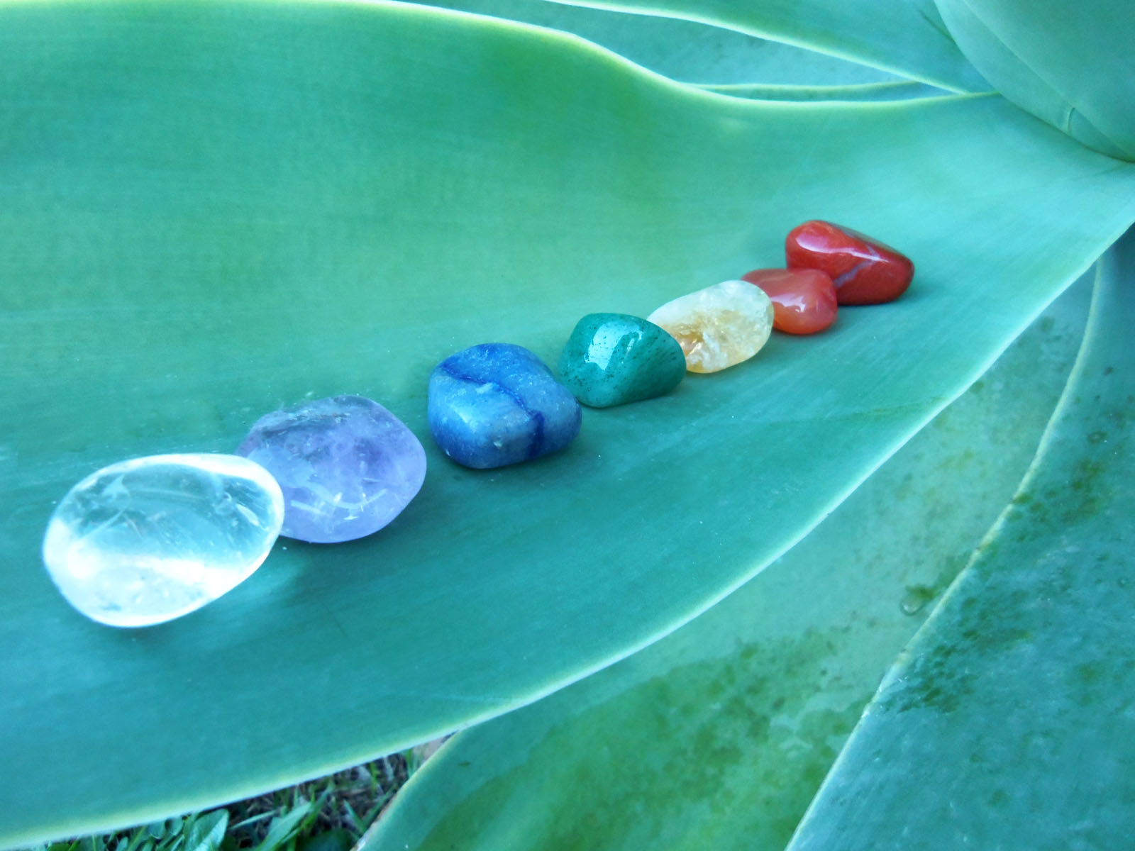 Benefits of Natural Healing with Crystals | EVERYTHiNG SOULFuL