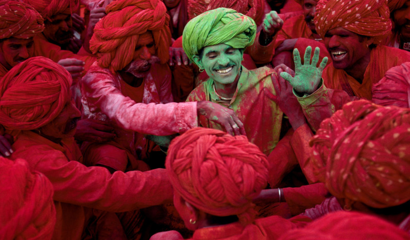 Holi-indian-festival-green